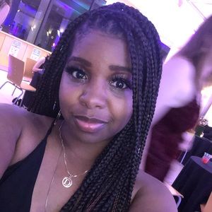 Meet your Posher, Denise